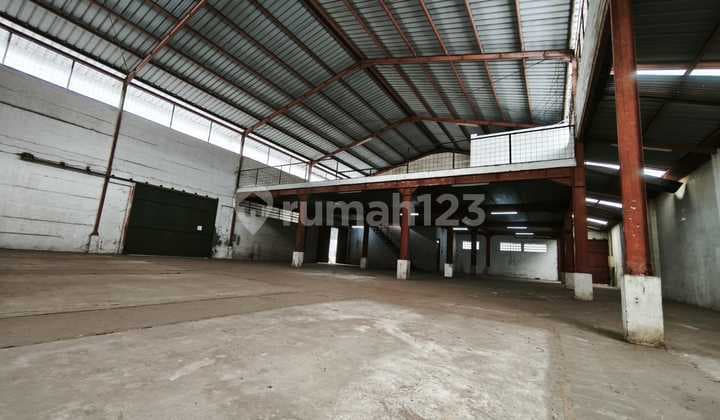 Gudang Bagus dan Siap Pakai di Cibolerang Dekat Akses Tol Kopo