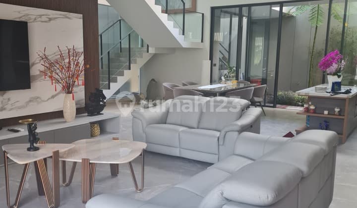 Rumah Bagus Hommy di Cluster Xandari Terbaik Summarecon Bandung