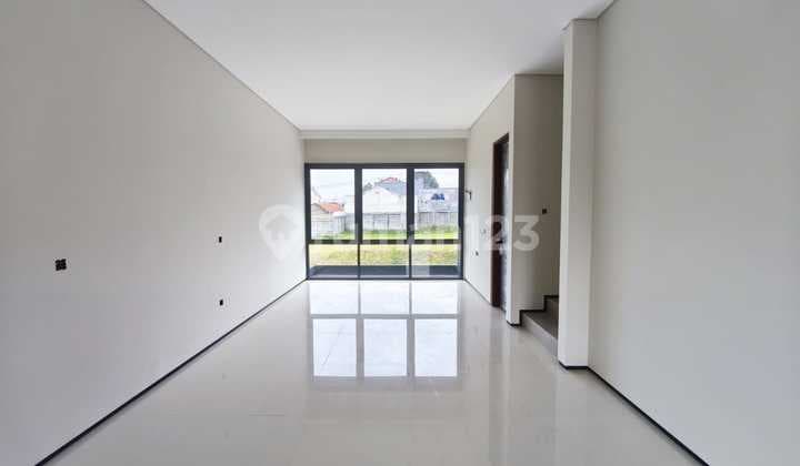 Rumah Baru Modern Tropical Minimalis Keren di Setra Duta, Bandung