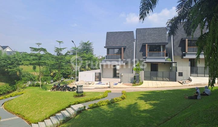 Mewah Kamar Utama Ada Balkon Backyard Luas Ada Inner Court