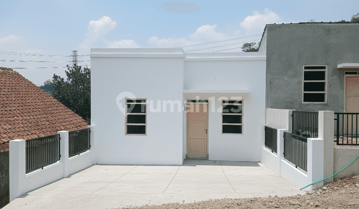 Rumah Di Jl. Raya Soreang-cipatik No. 88, Kopo, Kutawaringin