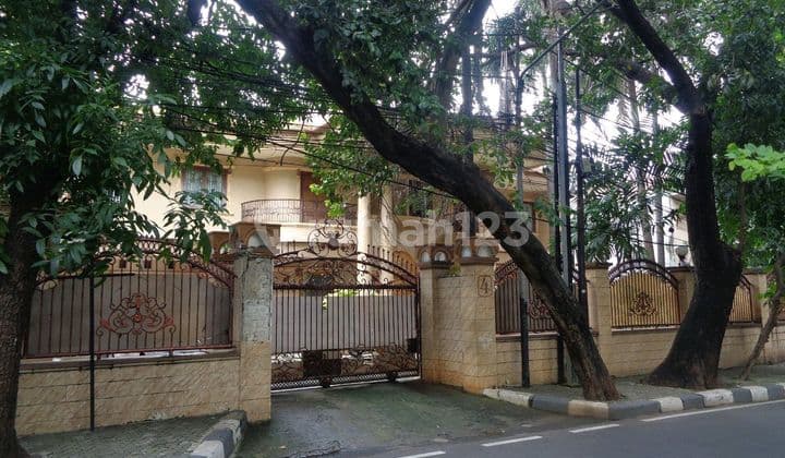 For Sale House Via Auction in Menteng, Central Jakarta