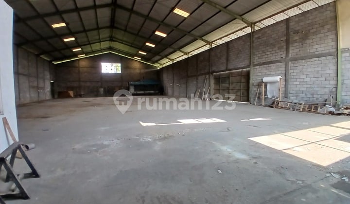 Di Pinggir Jalan Raya Bawen Lokasi Yang Sangat Bagus Untuk Usaha Apapun Pergudangan Atau Bisnis Apaun