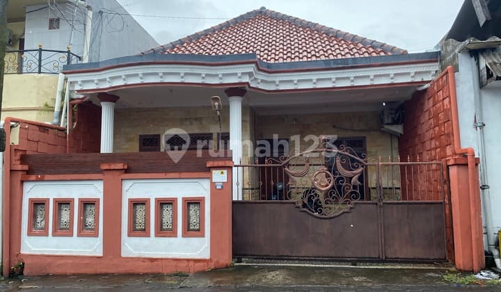 Rumah Pusat Kota Denpasar, Lingkungan Perumnas Monang Maning