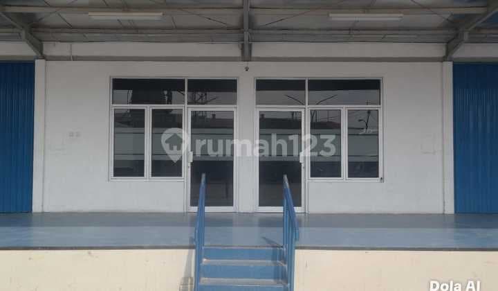 Dijual Gudang dan Kantor Dekat Jalan Utama Tol Cakung di Jalan Raya Bekasi, Jakarta Timur
