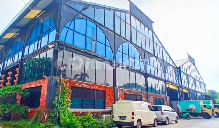 Pabrik dan Bangunan Aktif Berlokasi Strategis, Luas Siap Pakai di Kapuk Jakarta Barat