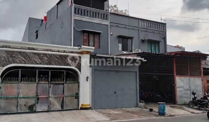 3-Story Shop House Cengkareng Freehold Suitable for Office, Clinic