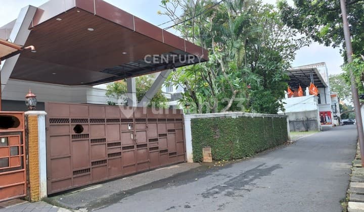 Rumah Megah Lokasi Premium With Pool Di Ampera Jakarta Selatan