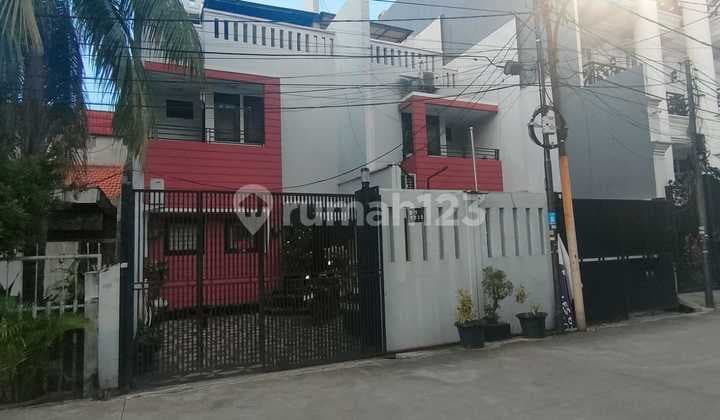 Rumah Minimalis Kav Polri di Jelambar Jakarta Barat Siap Huni