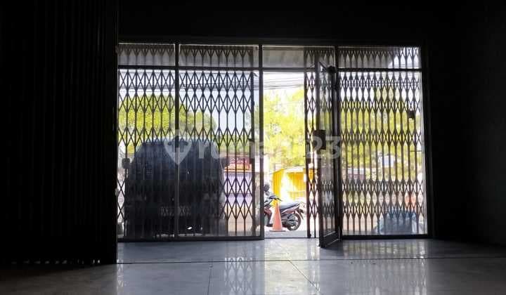 For Rent: Mainroad Mekarwangi Shop House – 2.5 Floors