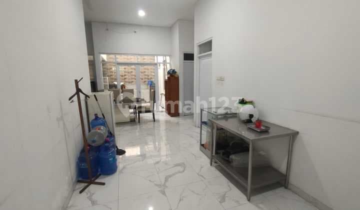 Dijual Rumah Strategis – Taman Holis Indah, Bandung