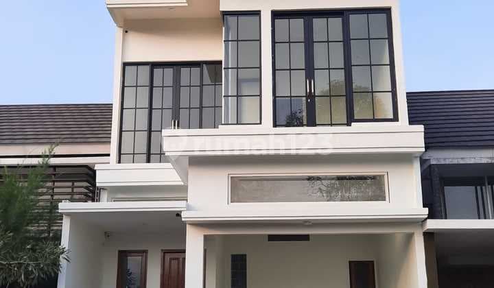 RUMAH 3 LANTAI DALAM PERUMAHAN ELIT DENGAN SEKOLAH INTERNASIONAL ISLAMI