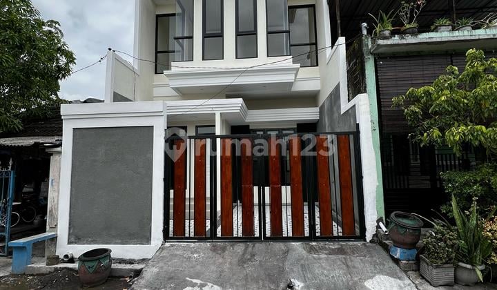 Rumah Siap Huni 2 Lantai Lingkungan Asri