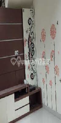 Tengah Kota Dekat Simpang Lima Dan Mataram