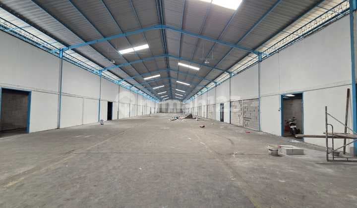 Gudang Sudah Renov Kontainer Masuk