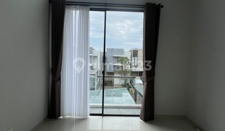 Di Sewakan Rumah 2 LT Brednew Home Kebayoran Residence Bintaro Sek9