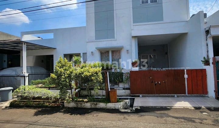 For Rent 2-Story House Strategic Location Grharaya Housing Tangsel