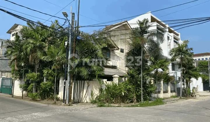 Di Jual Rumah Mewah Bebas Banjir Area Wijaya Kebayoran Baru