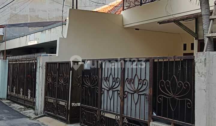 Di Jual Rumah 2 LT SHM Bebas Banjir Tebet Dekat Statiun Jakarta Selatan