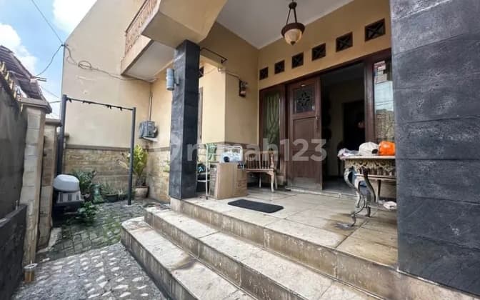 Rented House 2 Floors Flood-Free Semi-Furnished Ciputat
