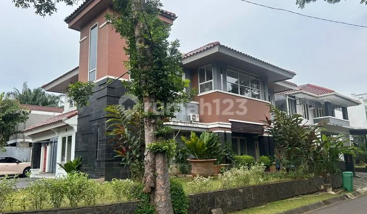 Rumah Hoek di Taman Giri Loka Bsd City, bisa Parkir 7 Mobil Rumah Hoek di Taman Giri Loka Bsd City, bisa Parkir 7 Mobil