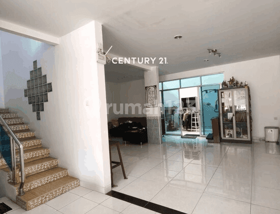 Rumah 2 Lantai Full Renovasi di Taman Modern Cakung Siap Huni