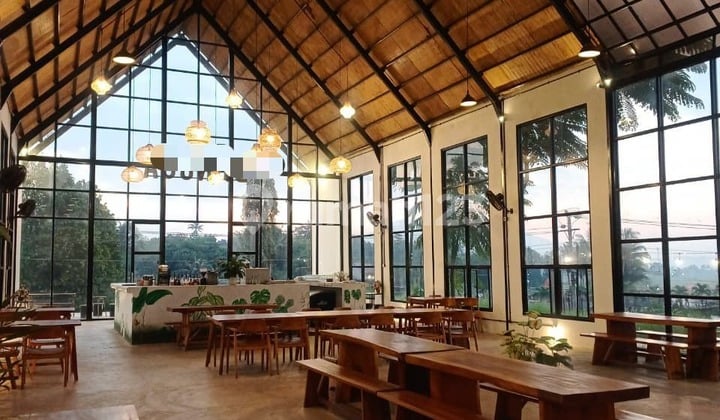Resto + Cafe di Jl Raya Salatiga-Ambarawa