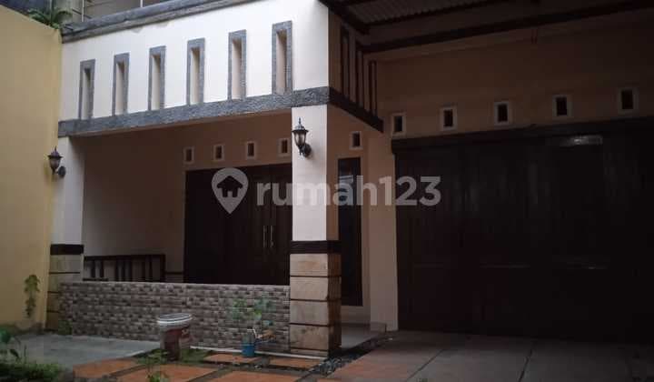 Disewakan Rumah 2 Lantai Siap Huni Di Sadang Serang – Cikutra, Lokasi Strategis & Nyaman!