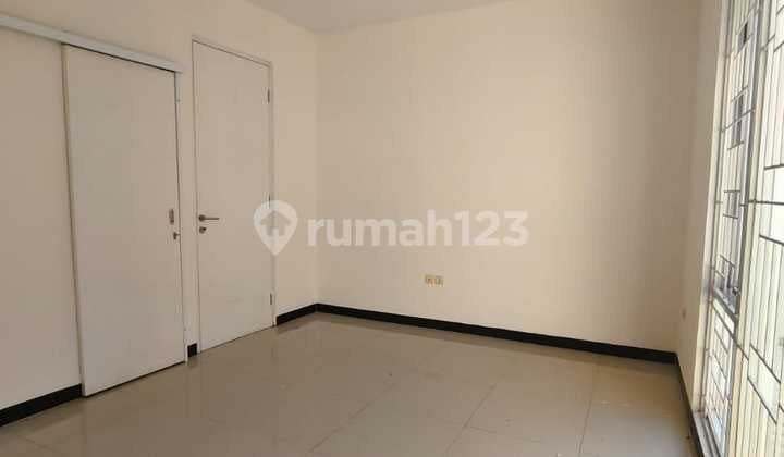Minimalist 2-Story House in Taman Kopo Indah 5, Comfortable and Strategic Environment