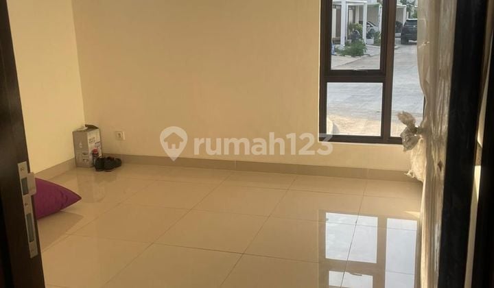 Rumah Siap Huni Di Podomoro Lokasi Strategis, Harga Nego