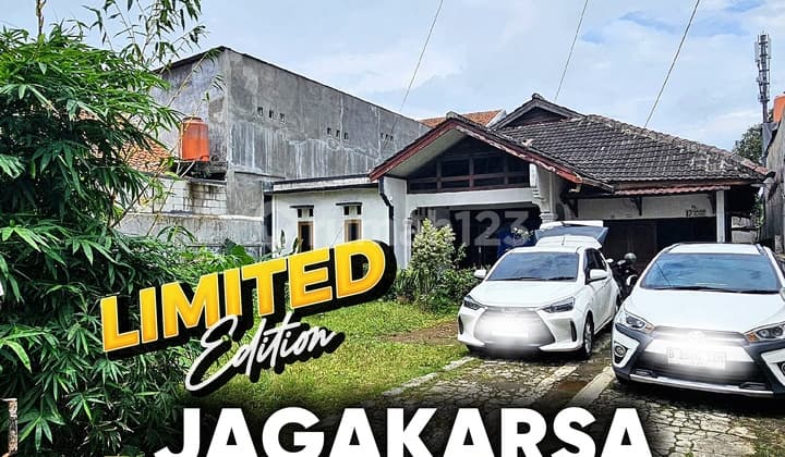 Cheap Old House for Sale in Jagakarsa, South Jakarta