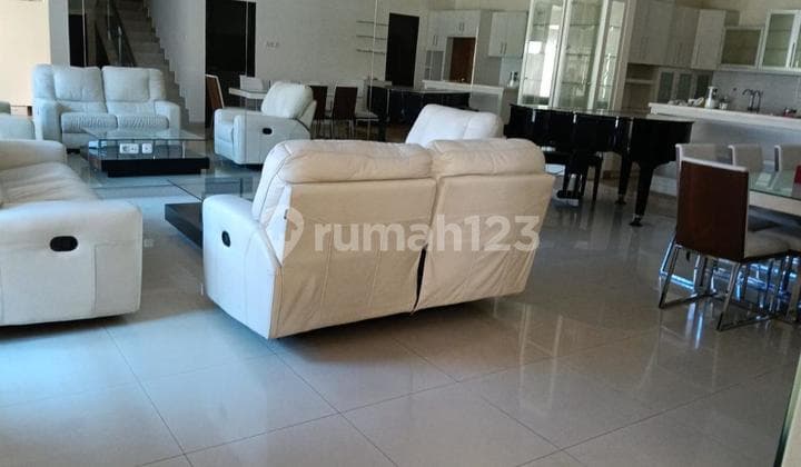 Jual Rumah Besar Cantik di Arcadia Bebas Banjir