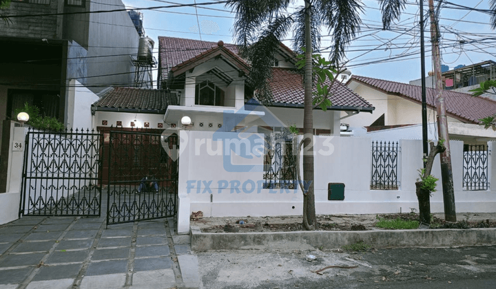 Rumah 2 Lantai di Kebayoran Baru di Jual Bagus Luas Nyaman