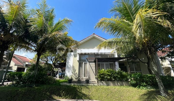 Modern, Beautiful, and Comfortable House in Kota Baru Parahyangan, Bandung