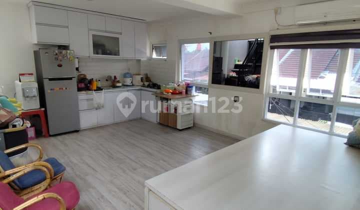 Minimalist Modern House in Taman Kopo Indah 3