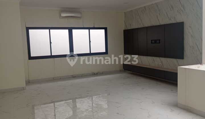 Rumah Modern Minimalis Semi Furnish di Summarecon Bandung