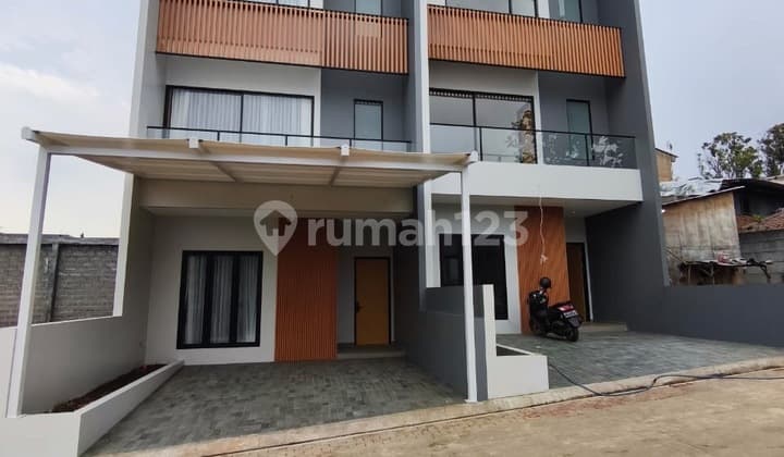Rumah baru minimalis di Setra duta, Bandung