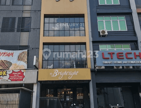 Strategic Shop House in the Most Favorite Elang Laut Boulevard PIK Area