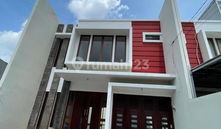 Dijual Rumah Bangunan Baru di Komplek Billymoon, Jakarta Timur