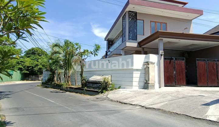 Villa in Kertalangu only 3 minutes to Dyatmika School Bali