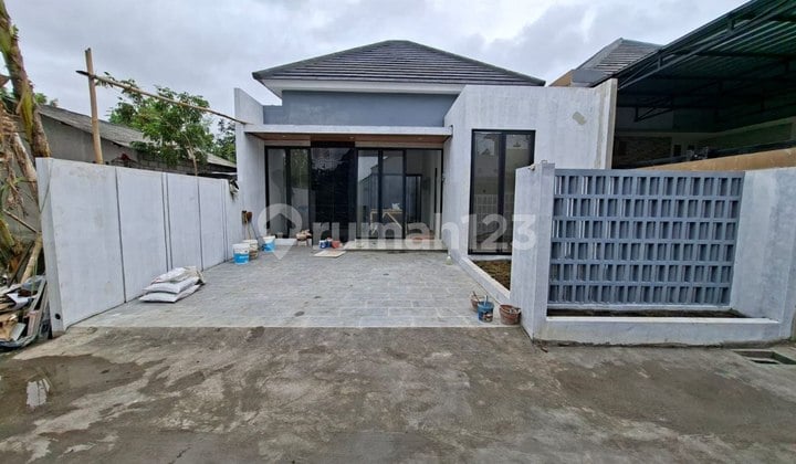 Rumah Limasan Modern Carport 2 Mobil 15 Menit Kota Jogja Di Balecatur Gamping Sleman