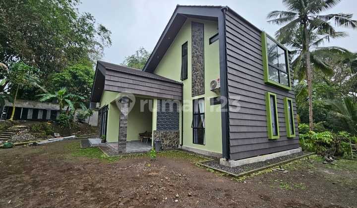 Spacious, Beautiful, Comfortable, Lush House in Purwobinangun, Pakem, Sleman, Yogyakarta.