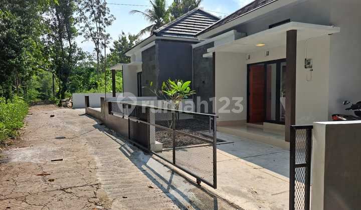 Rumah Baru Cantik Di Bangunjiwo Yang Asri@ Sejuk@ Aman Dan Tenang