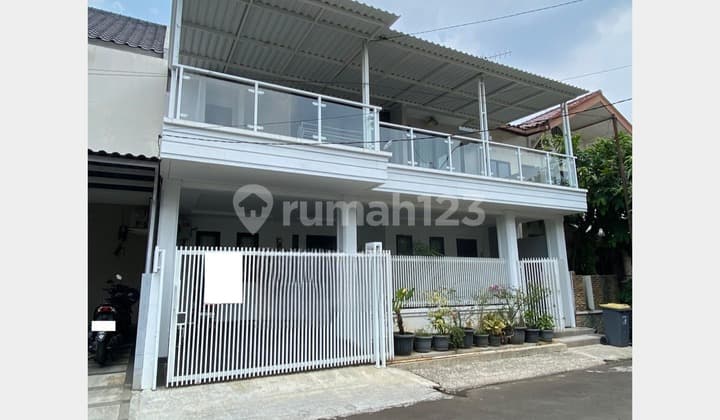 Rumah Bagus Full Furnish di Kasuari Bintaro Sektor 9, Tangerang Selatan