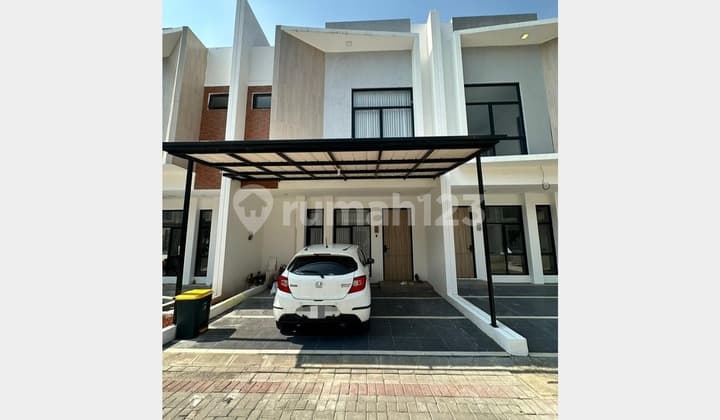 Rumah 2,5 Lantai di The View Bintaro Ciputat, Tangerang Selatan