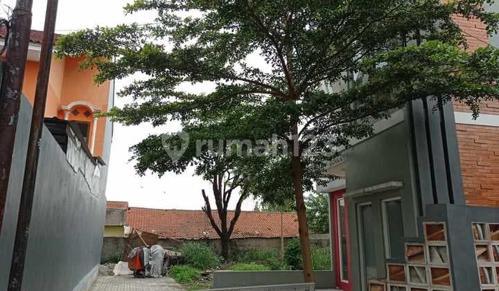 Dijual Rumah dengan Halaman Luas di Cilame - Padalarang
