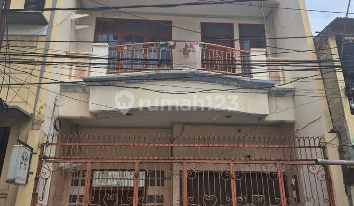 Rumah 3 Lantai Lokasi Strategis di Pademangan Barat, Jakarta Utara