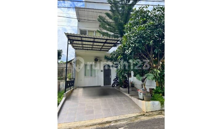 Hunian 3 Lantai dengan Rooftop & SHM di Sentul City (Dekat Taman Budaya)