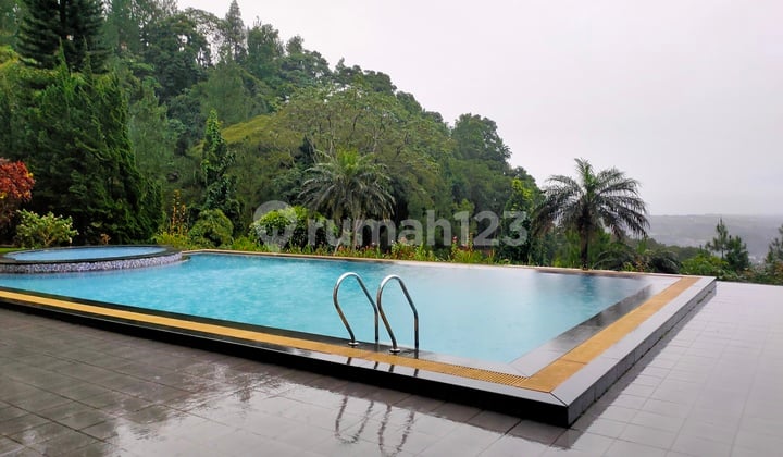 Dijual Vila View Gunung di Megamendung Udara Sejuk Ada Kolam Renang Bagus Siap Huni Full Furnish