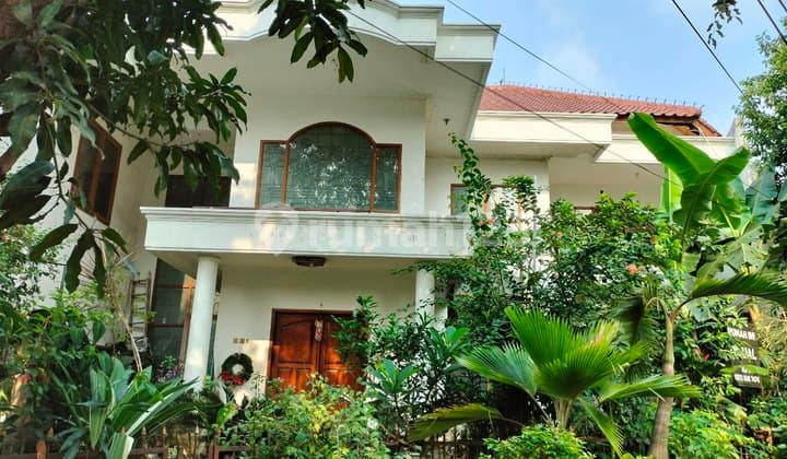 Rumah Taman Bougenville Luas Dan Asri